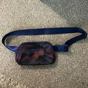 Lululemon belt bag